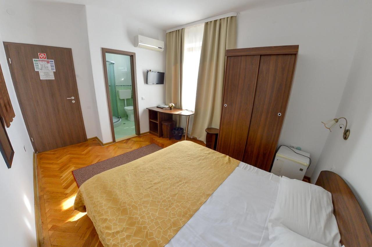 Pension Alexia Sibiu Exteriör bild